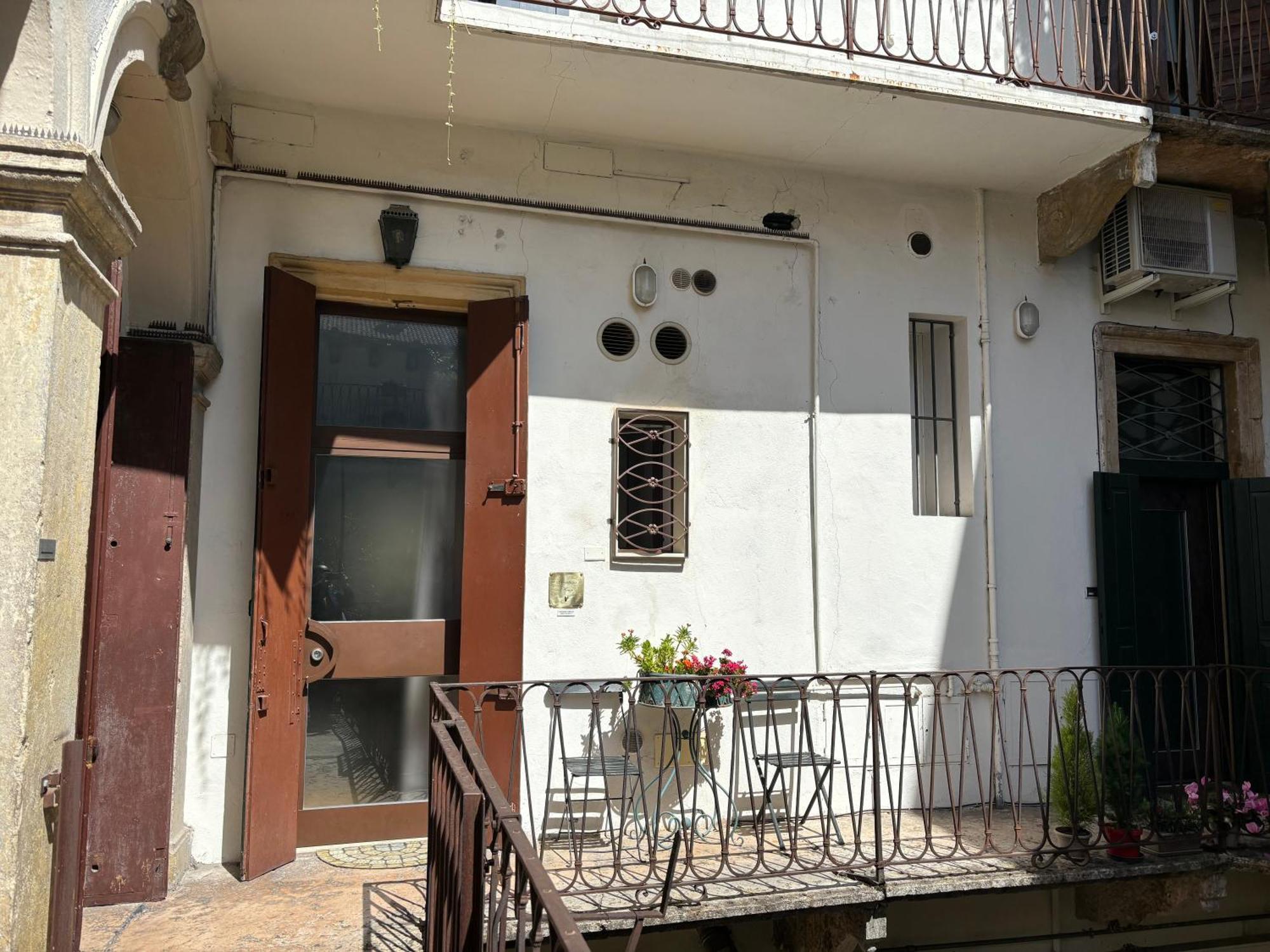 Veronajourneys Emilei Εξωτερικό φωτογραφία